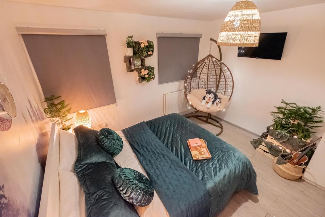 Forest Work & Relax Accommodation Overstone Eksteriør bilde